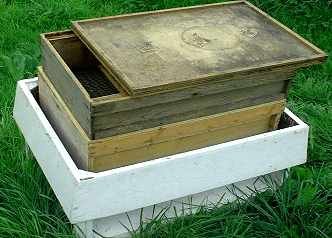 glen hive brood box, queen excluder, super and coverboard, photo brian cramp
