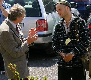 Paul metcalf in conversation with Pav, Photo.... Chris Slade