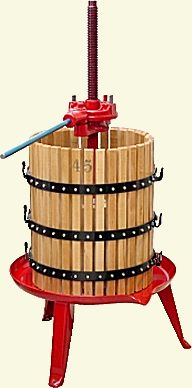Wine press with ratchet handle